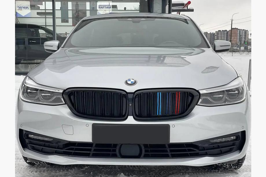 BMW 6-sarja G32 2017– Munuaissäleikkö M-Look (2017-2020, M-Color) Image
