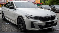 BMW 6-sarja G32 2017– M-Look munuaismaski (2020-2023, kiiltävä musta) kuva 1