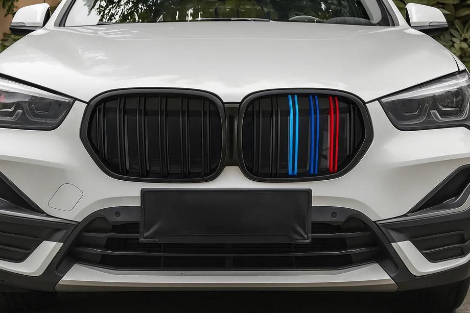BMW X1 F48 2015–2022 Munuaismaski M-Look (2020-2022, M-Color) Image
