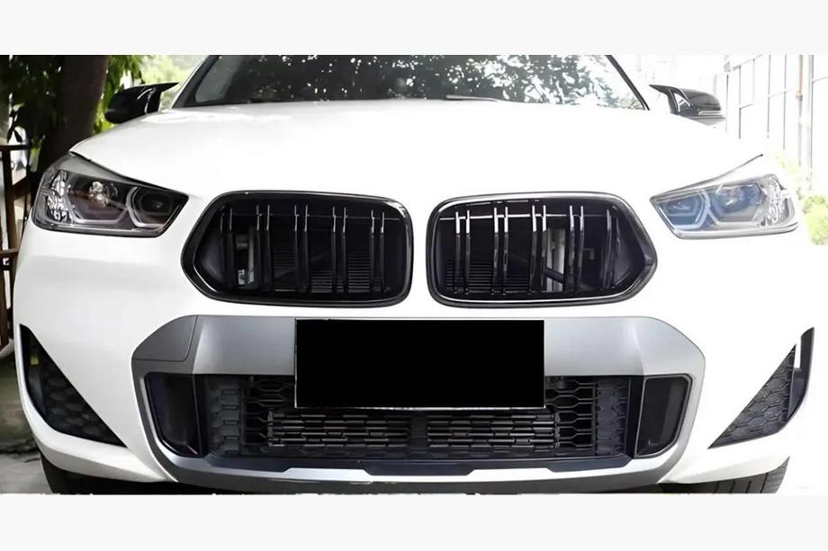 BMW X2 F39 2018–2023 Munuaissäleiköt M-Look (kiiltävän musta) Image