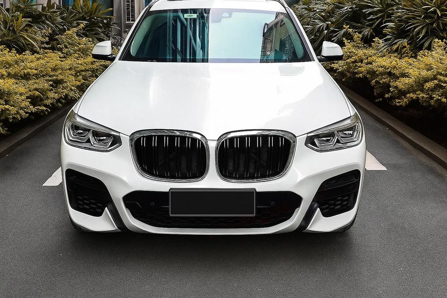 BMW X3 G01 2018– M-Look munuaismaskit (2018-2021, kiiltävän musta kromireunuksella) Image