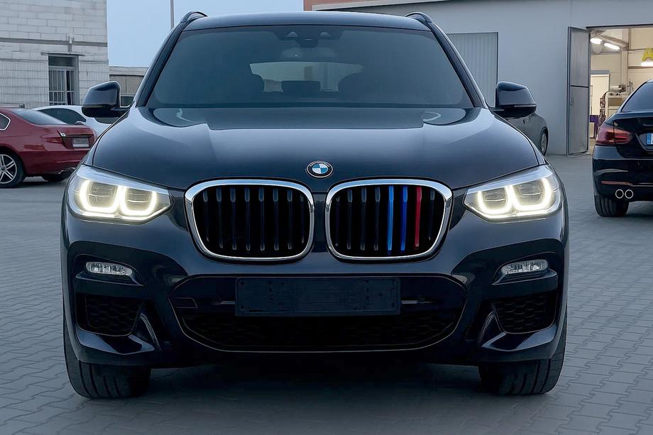 BMW X3 G01 2018– Munuaissäleikkö 1 Bar (2018-2021, M-Color kromikehyksellä) Kuva 1