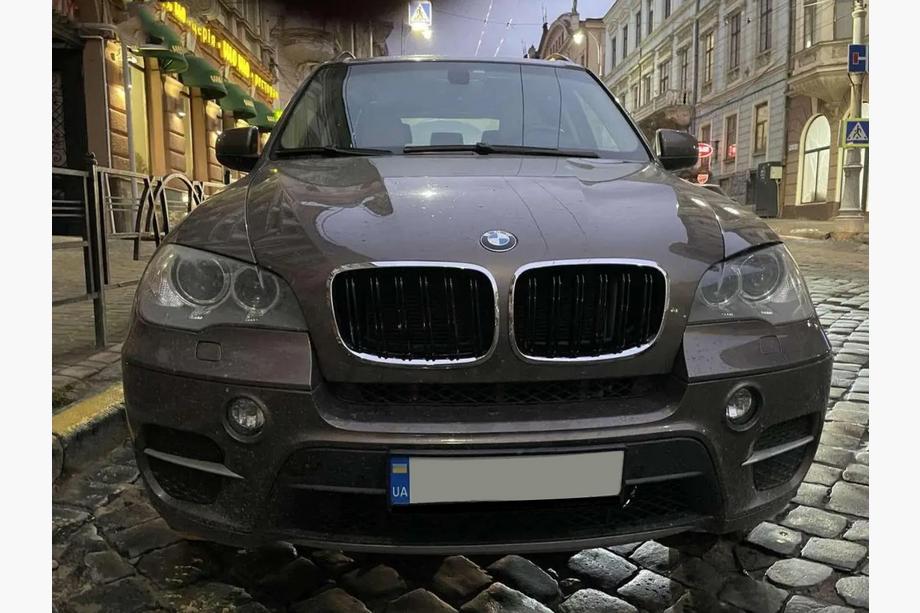 BMW X6 E71 2008–2014 M-Look munuaismaskit (kiiltävän musta, kromireunus) Image