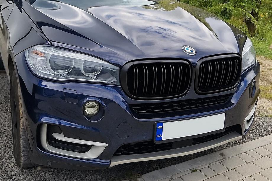 BMW X5 F15 2013–2018 M-Look munuaismaskit (musta matta) Image