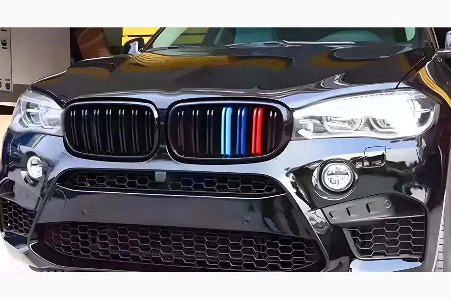 BMW X5 F15 2013–2018 M-Look munuaismaskit (M-Color) Image