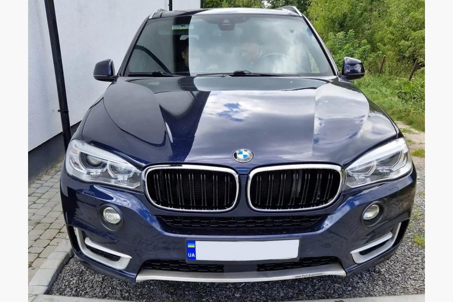 BMW X5 F15 2013–2018 M-Look munuaismaskit (kiiltävän musta, kromireunus) Image