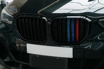 BMW X5 G05 2019–2026 Munuaismaski M-Look (2019-2022, M-Color) kuva 1