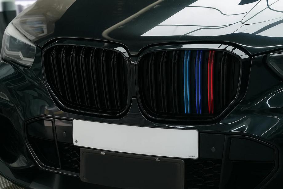 BMW X5 G05 2019–2026 Munuaismaski M-Look (2019-2022, M-Color) Image