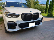 BMW X5 G05 2019–2026 Munuaismaskit 1 Bar (2019-2022, kiiltävä musta) kuva 1