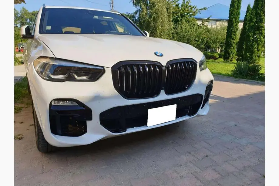 BMW X5 G05 2019–2026 Munuaismaskit 1 Bar (2019-2022, kiiltävä musta) Image