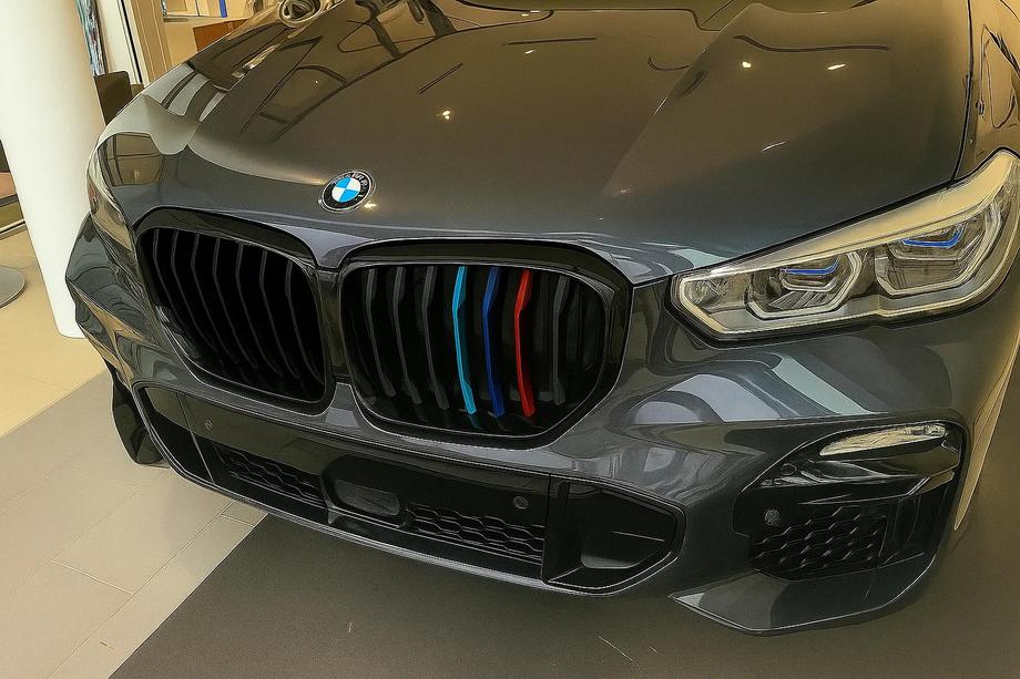 BMW X5 G05 2019–2026 Munuaismaski 1-säleinen (2019-2022, M-Color) Image