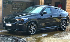 BMW X6 G06 2019–2027 M-look munuaismaski (2019-2022, kiiltävä musta) kuva 2