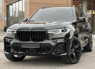 BMW X7 G07 2019– M-look munuaismaski (2019-2022, kiiltävä musta) kuva 7