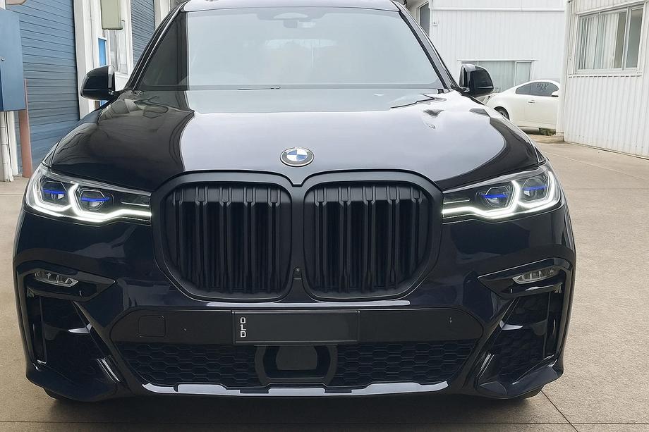 BMW X7 G07 2019– Munuaismaskit M-Look (2019-2022, mattamusta) Image