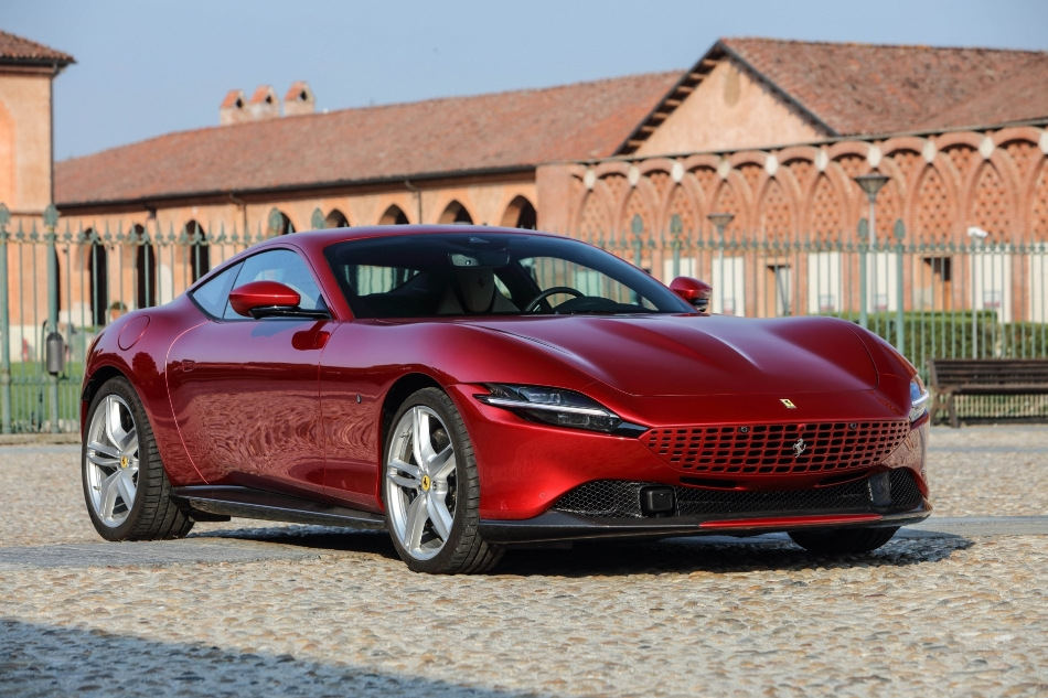 Katsaus urheilucoupé Ferrari Roma
