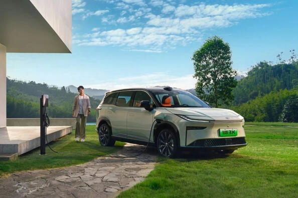 Koeajo: sähköinen crossover Toyota bZ3X
