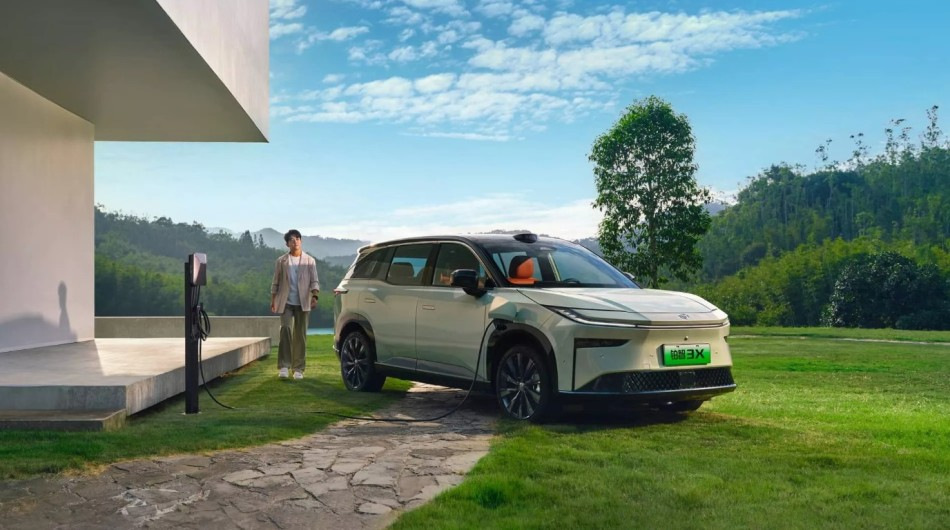 Koeajo: sähköinen crossover Toyota bZ3X
