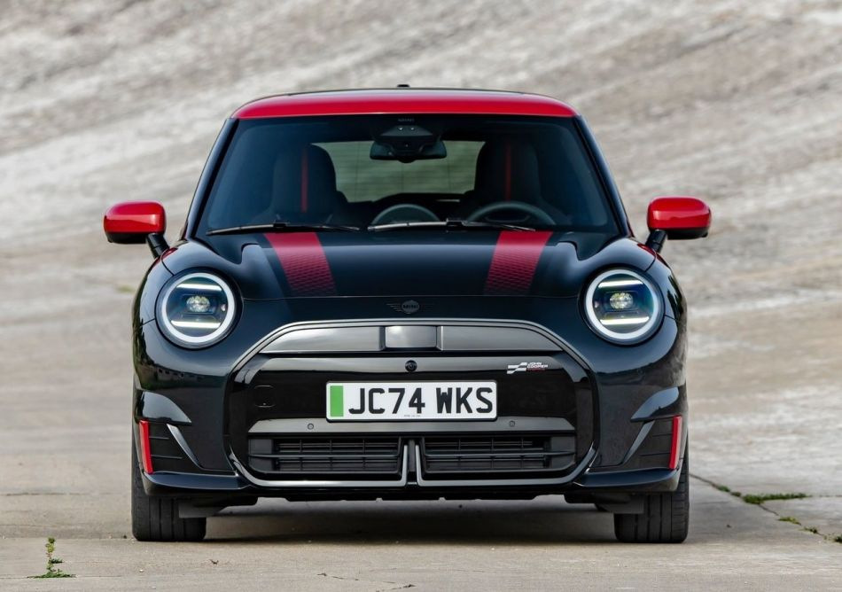 Arvostelussa: sähköinen hatchback MINI John Cooper Works Electric