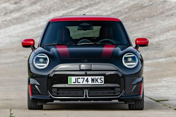 Arvostelussa: sähköinen hatchback MINI John Cooper Works Electric