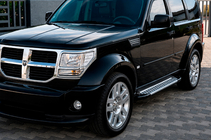 Dodge Nitro 2006–2011 Allmond Grey -sivuporrassarja (2 kpl, alumiini) kuva 1
