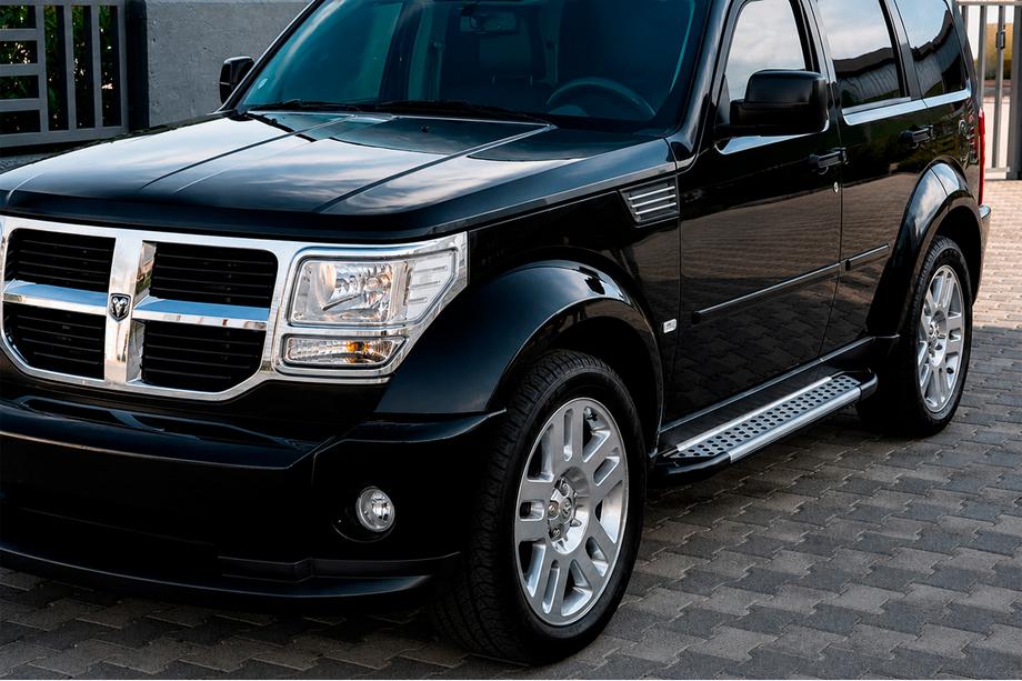 Dodge Nitro 2006–2011 Allmond Grey -sivuporrassarja (2 kpl, alumiini) Image