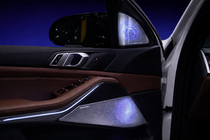 BMW X5 G05 2019–2026 Valaistujen sisälistojen sarja Bowers&Wilkins kuva 5
