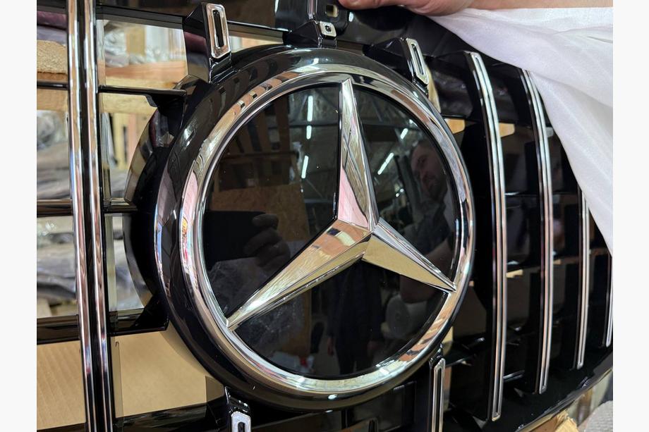 Mercedes Sprinter W907/W910 2018– Etumerkki (OEM) Kuva 1