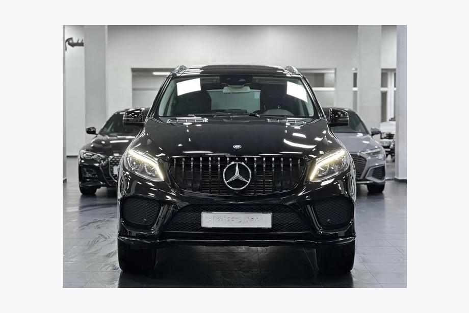 Mercedes GLE/ML class W166 2011–2018 Etusäleikkö GT Panamericana Black (GLE:lle) Image