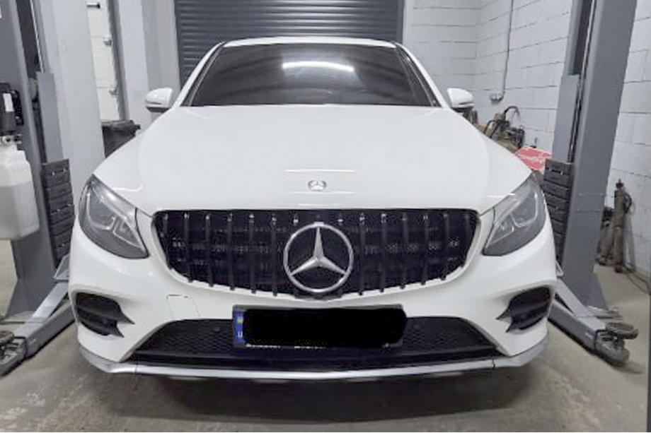 Mercedes GLC X253 2015–2022 Etusäleikkö GT Panamericana Black (2015-2019) Kuva 3