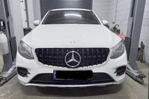Mercedes GLC Coupé C253 2016–2023 Etusäleikkö GT Panamericana Black (2015-2019) kuva 3