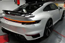 Porsche 911 (992) 2018– Takavalot (savunmustat) kuva 1