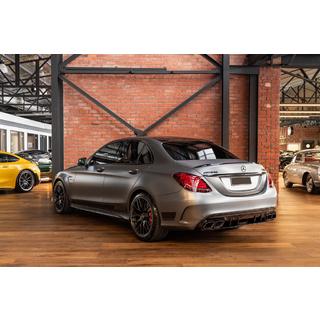 Taka-diffuusori pakoputkenpäillä Silver (C63 design 2018-2021) kuva 1