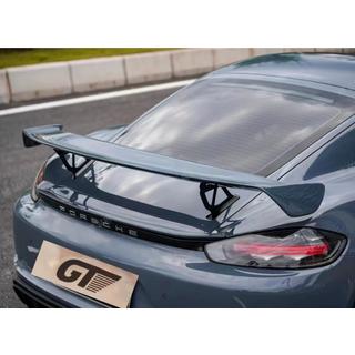 GT4-hiilikuituspoileri kuva 1