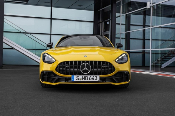 Mercedes-AMG GT Coupé -koeajo: urheilullista voimaa ja eleganssia