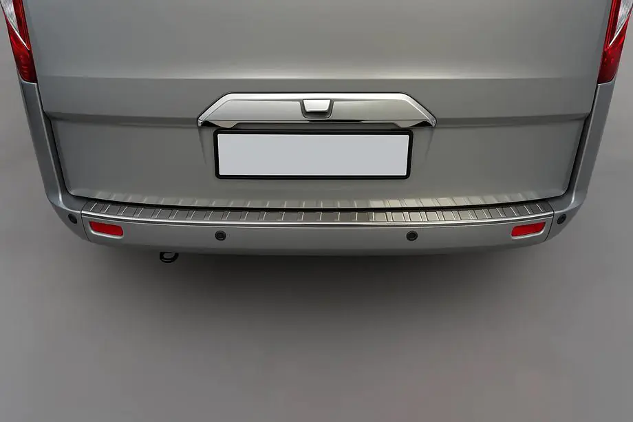 Ford Custom 2013–2022 Kromilista rekisterikilven yläpuolelle (kameralle, ruostumaton teräs) Image
