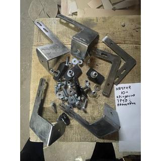 Kiinnityssarja sivuaskelmiin B3/C2