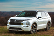 Mitsubishi Outlander PHEV 2024 -koeajo: hybridi pitkille matkoille kuva 3