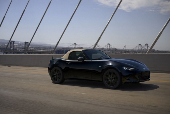 Mazda MX-5 Roadster: Legendan uudistettu facelift