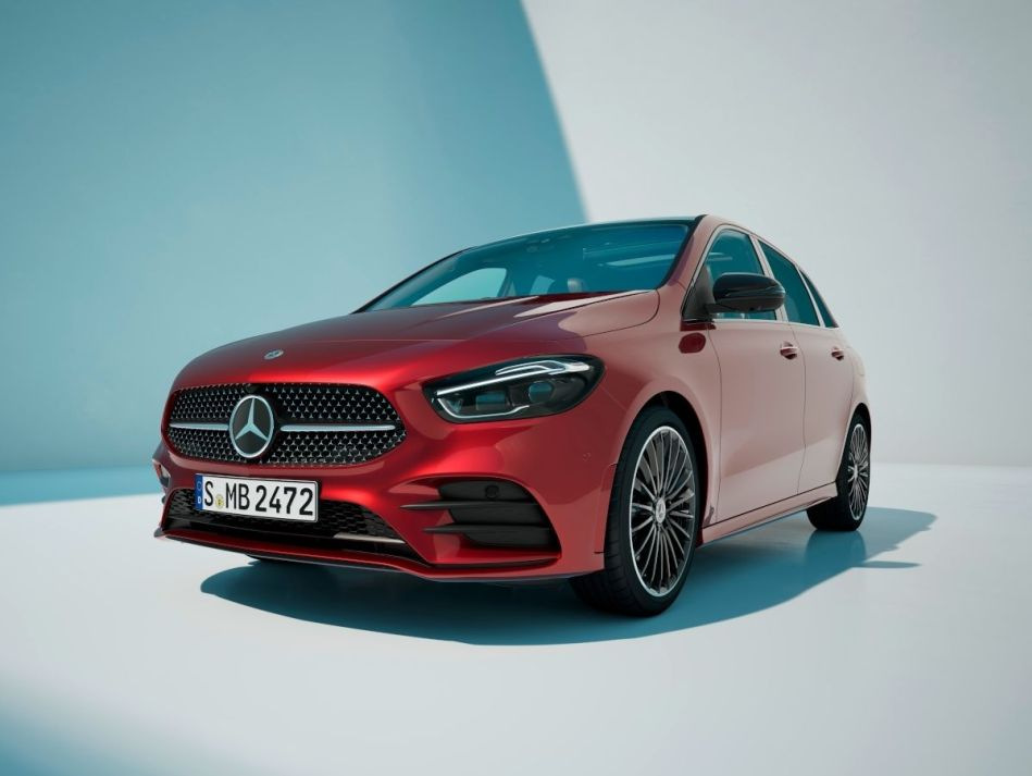 Mercedes-Benz B-Class (W247): Päivitetty premium-luokan kompaktitila-auto