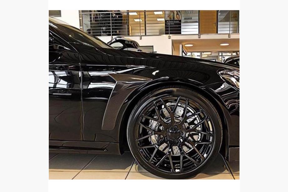 Mercedes S-class W222 2013–2022 Hiilikuitusuojat etulokasuojiin (2018-2021) Kuva 2