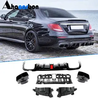 Takapuskurin diffuusori pakoputkenpäillä V1 (AMG/AMG-Line 2016-2019, hiilikuitu) kuva 1