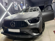 Mercedes E-class W213 2016–2023 Etupuskurin lip spoiler (AMG-Line 2020-2023, hiilikuitu) kuva 8