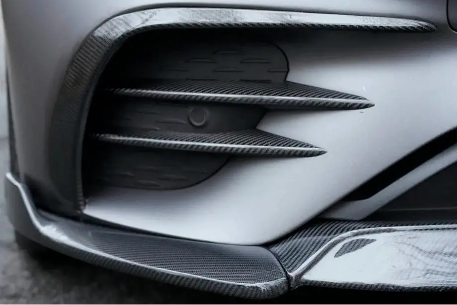 Mercedes E-class W213 2016–2023 Etupuskurin lip spoiler (AMG-Line 2020+ -malleihin, dry carbon) Kuva 2