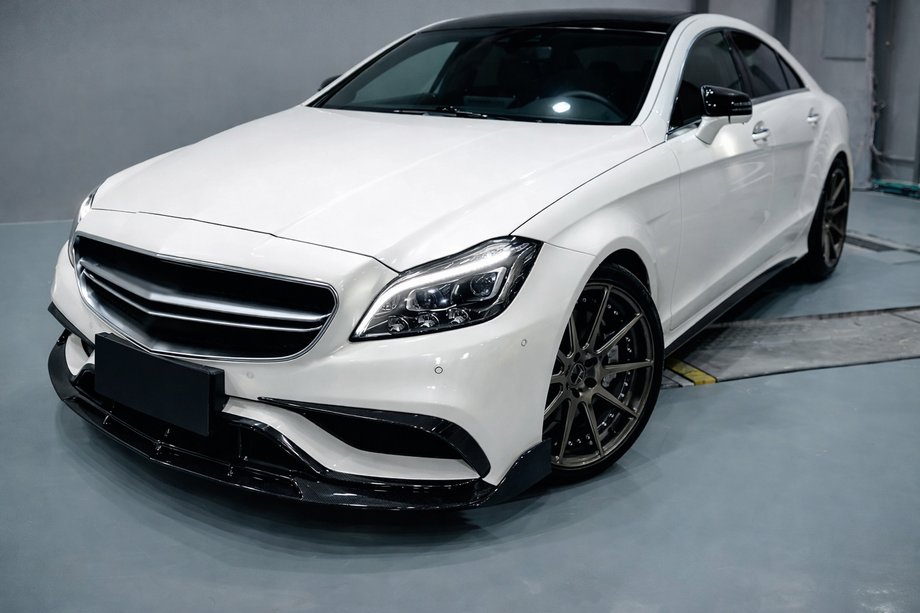 Mercedes CLS C218 2011–2018 Etupuskurin lip spoiler Lip V2 (CLS63 AMG SD 2015-2018, hiilikuitu) Kuva 3