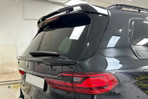 BMW X7 G07 2019– Alaspoileri V1 (Kiiltävä musta) kuva 2