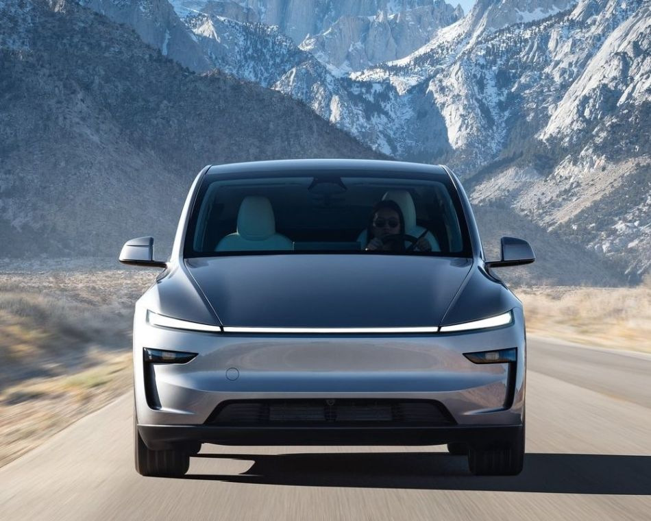 Tesla Model Y 2025 -koeajo: sähköinen crossover uudelle tasolle
