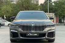 BMW 7-sarja F01/F02 2008–2015 Facelift-sarja G12 M760:een (ilman takaluukun ja takalokasuojien vaihtoa) kuva 3