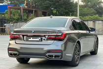 BMW 7-sarja F01/F02 2008–2015 Facelift-sarja G12 M760:een (ilman takaluukun ja takalokasuojien vaihtoa) kuva 4