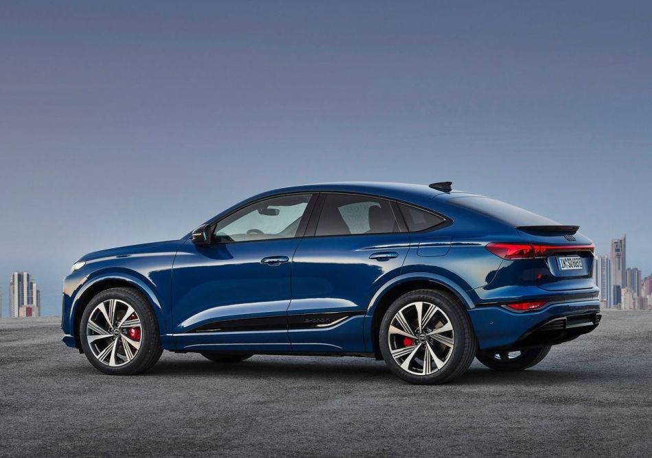 Koeajo: urheilullinen coupé-tyylinen Audi SQ6 Sportback e-tron -crossover
