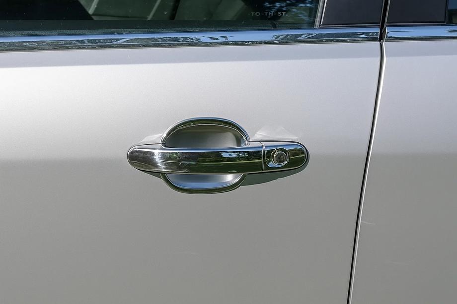 Ford Focus II 2005–2008 Ovenkahvan aluslistat (4 kpl, muovi) Image